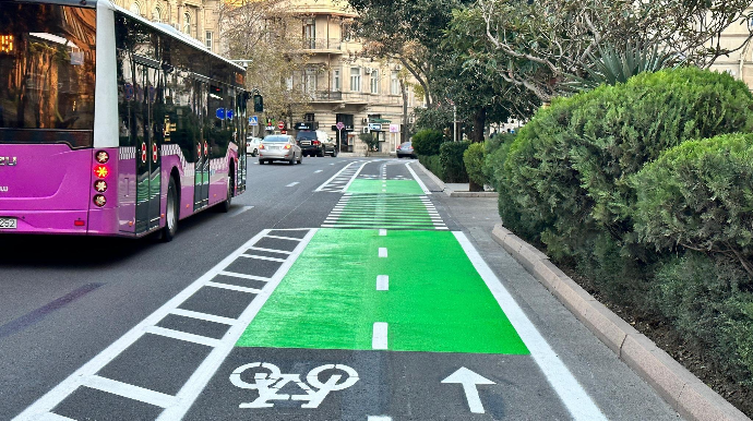 Velosiped zolaqlarına baryerlər quraşdırıldı - FOTO 