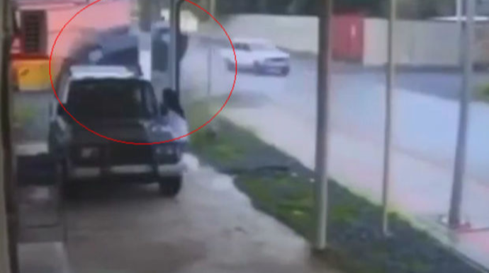 Maşını qaçırıb qəza törətdilər, biri öldü, digəri yaralandı    - VİDEO