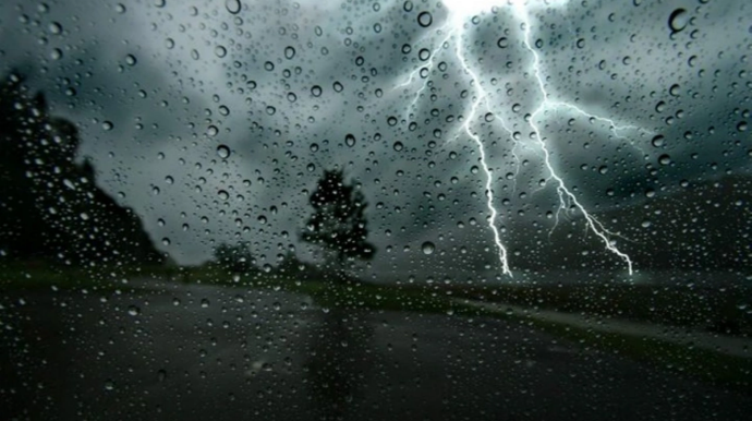 Bəzi yerlərdə güclü yağış, dağlıq ərazilərdə qar yağır - FAKTİKİ HAVA 