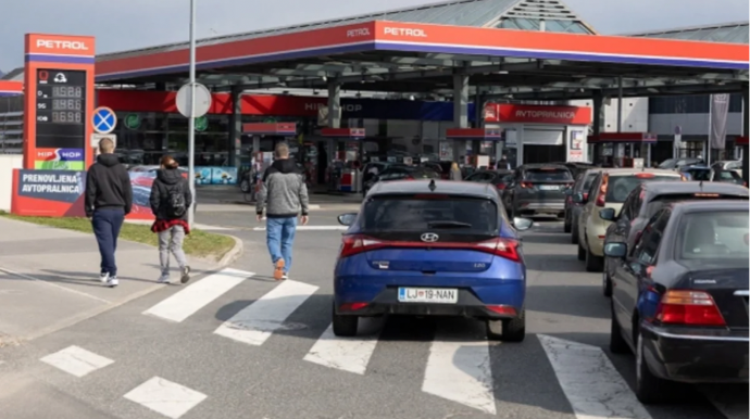 Sloveniyanın yanacaqdoldurma məntəqələrində benzinin satışı məhdudlaşdırıldı 