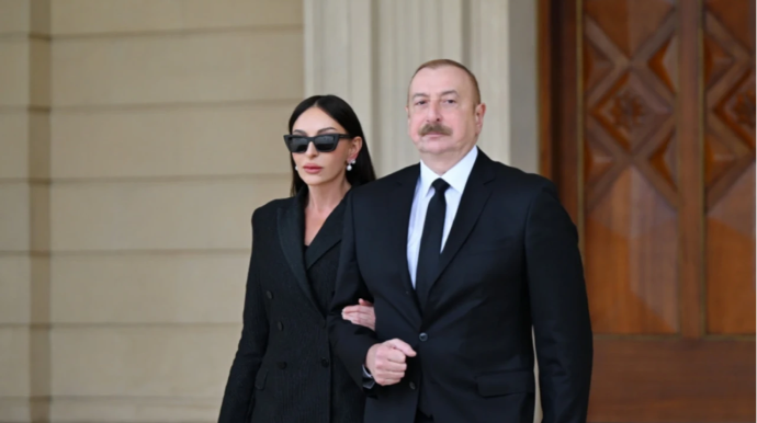 İlham Əliyev və xanımı Latviyanın keçmiş prezidentinə başsağlığı verdilər 