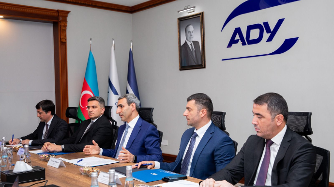 ADY və Asiya İnfrastruktur İnvestisiya Bankı arasında əməkdaşlıq istiqamətləri müzakirə edilib - FOTO