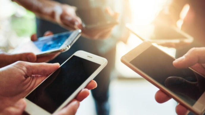 Mobil rabitə operatorlarının əldə etdikləri gəlir açıqlandı