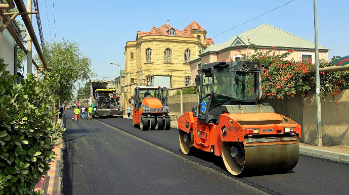 Qaraçuxurda avtomobil yolu təmir olunur  - FOTO