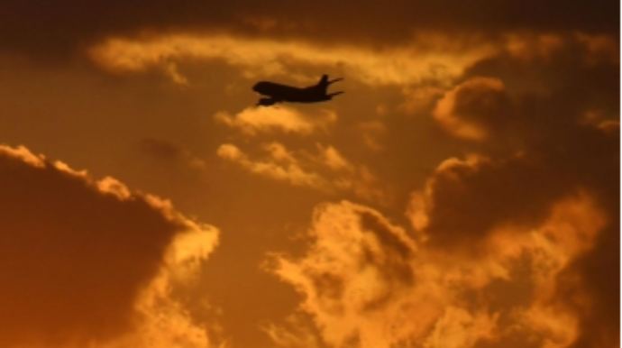 Qasırğaya görə 260-dan çox aviareys təxirə salındı