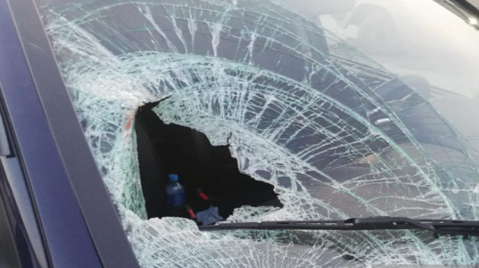 Binəqədidə avtomobil maneəyə çırpılıb, yanğın olub