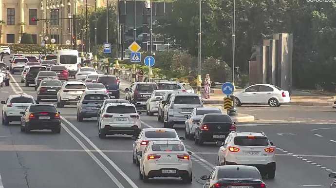 На каких улицах Баку 30 июня наблюдаются транспортные заторы? - ФОТО