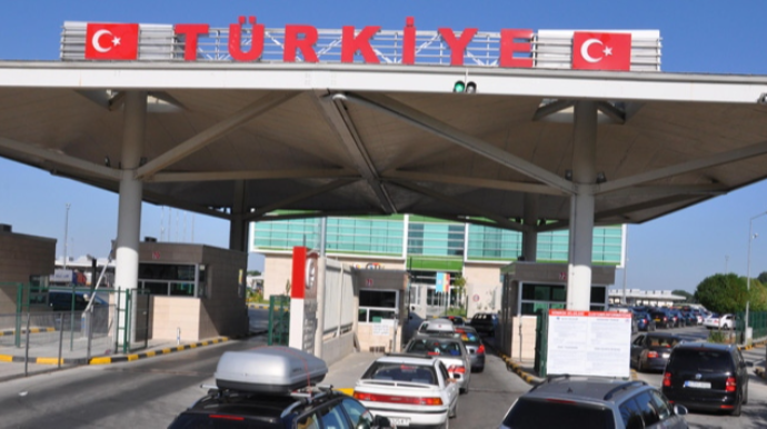 Türkiyə İranla sərhəd keçid məntəqəsini bağlamayıb