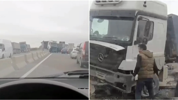 Bakı–Quba avtomobil yolunda yük maşını beton arakəsmələrə çırpılıb 