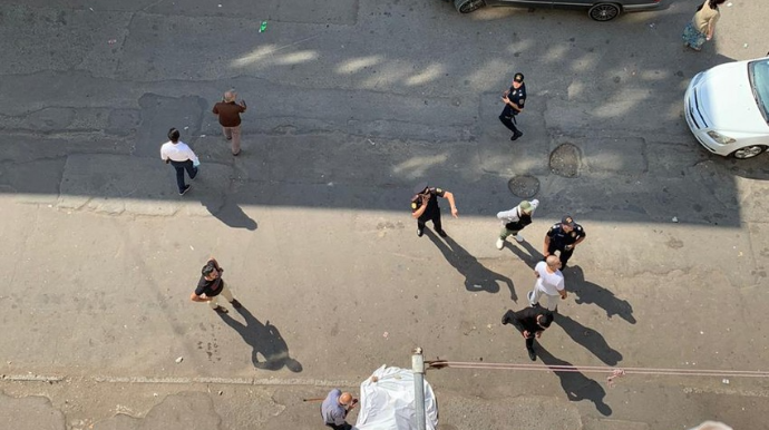 В Баку женщина выбросилась с 8-го этажа - ВИДЕО