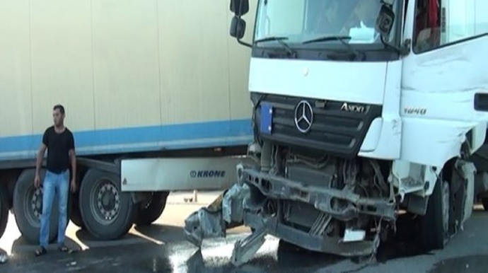 Xaçmazda İrana məxsus TIR-la “VAZ-2106” toqquşub - xəsarət alanlar var