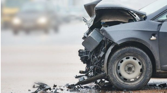В Шамкире автомобиль врезался в столб