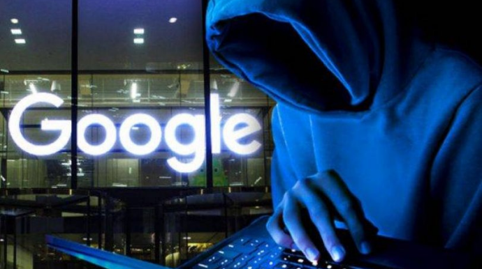 “Google” səhvən hakerə $250 000 köçürüb 