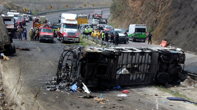 Meksikada zəncivari qəza olub - ölən və yaralananlar var 