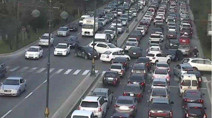 Bakının bir sıra yollarında tıxac yaranıb - SİYAHI   - FOTO