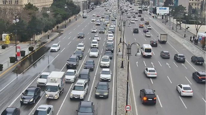 На каких улицах Баку 5 февраля наблюдаются транспортные заторы? 