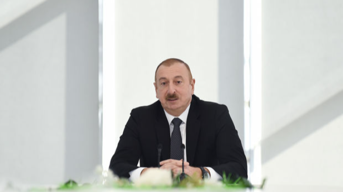 Prezident İlham Əliyev Bakıda keçirilən beynəlxalq forumda çıxış edib - YENİLƏNİR - CANLI YAYIM 