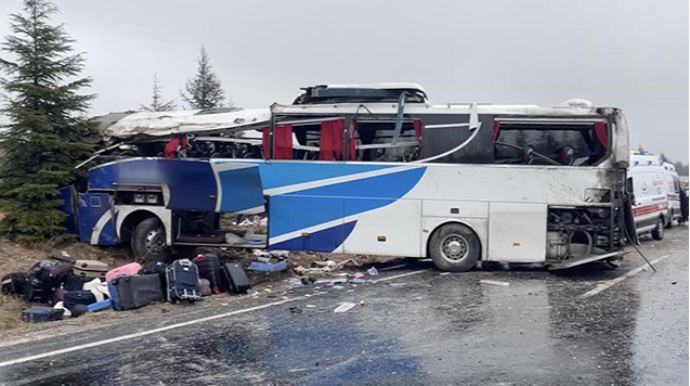 Sərnişin avtobusu aşdı - 1 ölü, 30 yaralı   - FOTO