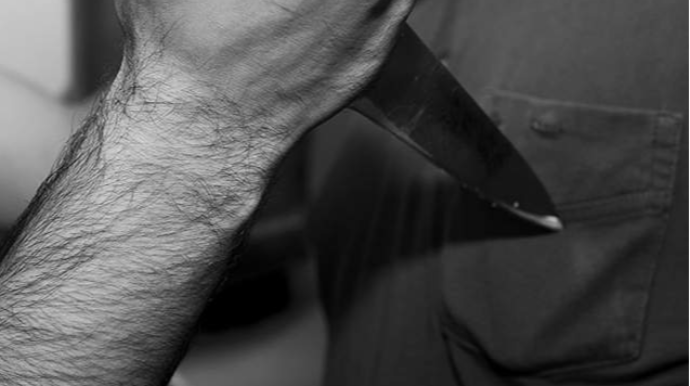 В Шамкире 28-летнего мужчину зарезали в кафе 