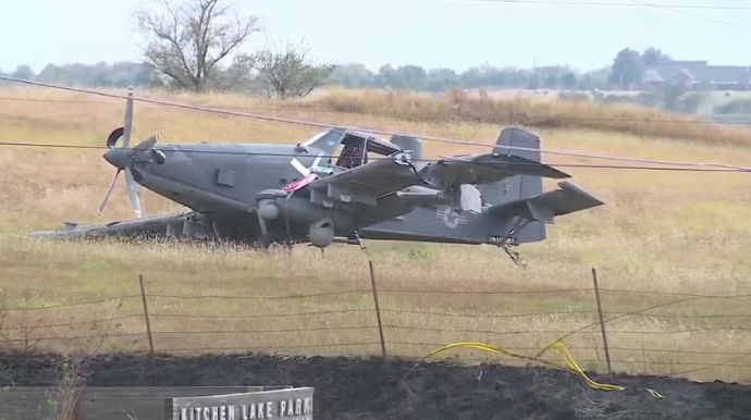 "Tesla" təyyarə ilə toqquşmadan belə yayındı - VİDEO