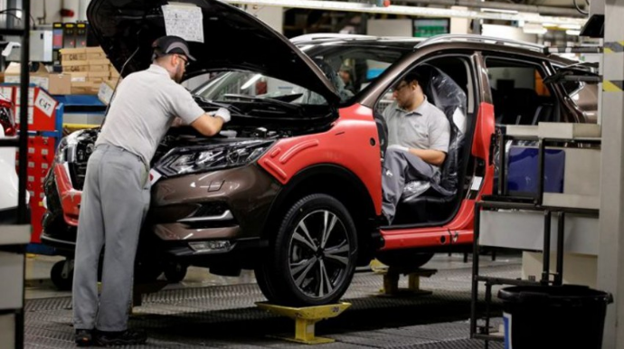 “Nissan” avtomobil istehsalını 30 % azaldır