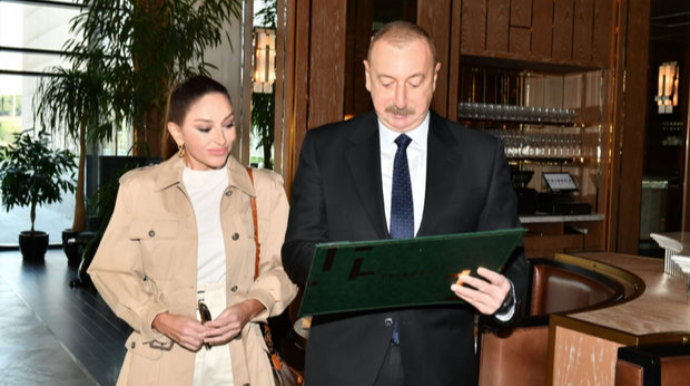 İlham Əliyev və Mehriban Əliyeva Bakıda hotelin açılışında  - FOTO - YENİLƏNİB