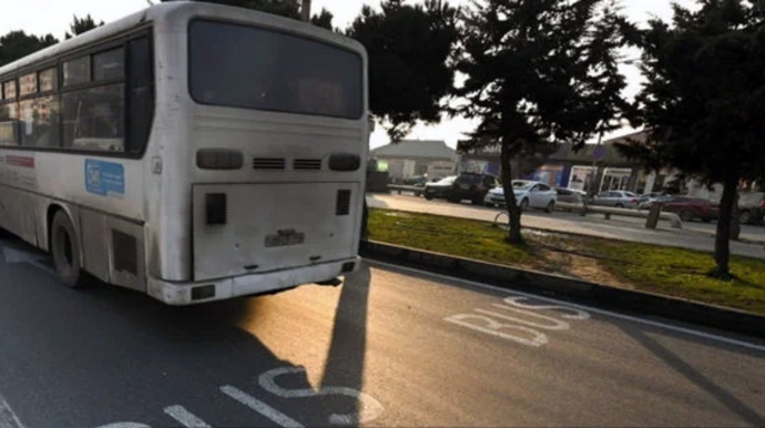 Binədə avtobuslardakı dəyişiklik sakin və dispetçer arasında mübahisə yaratdı - VİDEO