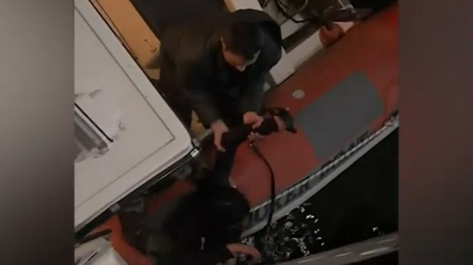 Bulvarda dənizdə batan qız xilas edildi  - VİDEO