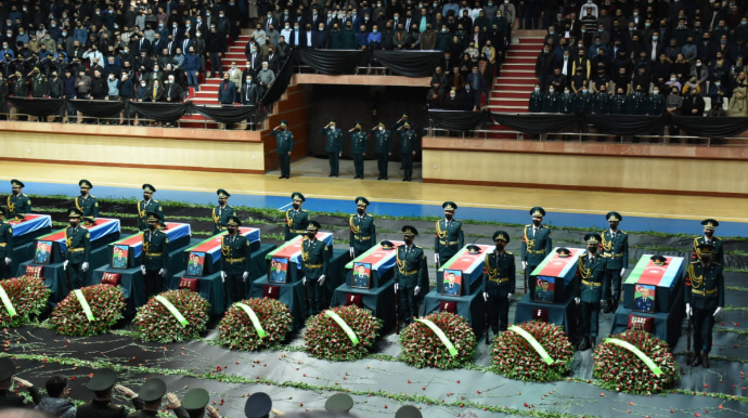 Helikopter qəzasında həlak olan hərbçilərə şəhid statusu verilib