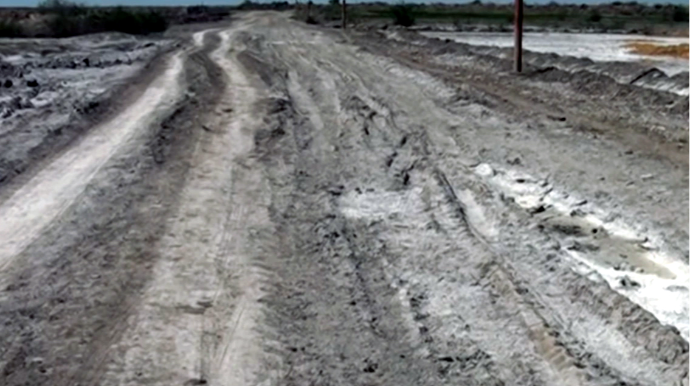 Kürdəmirin yol problem: "Təcili tibbi yardım gəlib çıxana kimi burada ölürük" - VİDEO