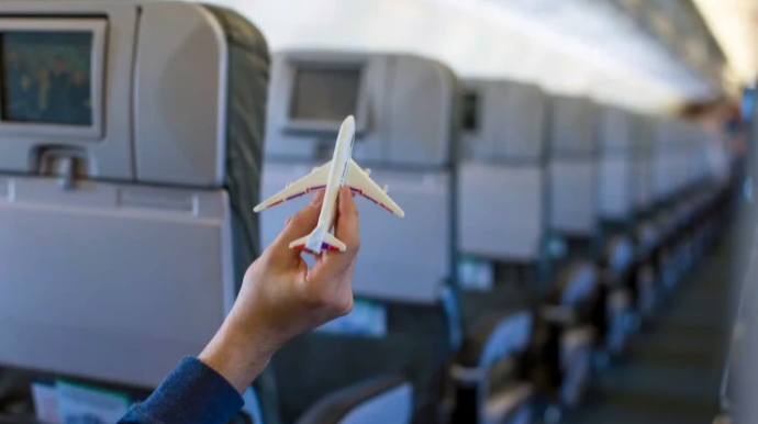 Təyyarədə edilən ən pis sərnişin vərdişləri 