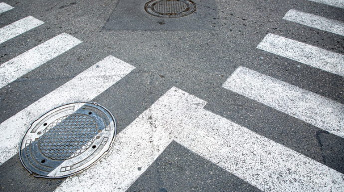 Xəzər rayonunda 43 yaşlı qadını avtomobil vurub 