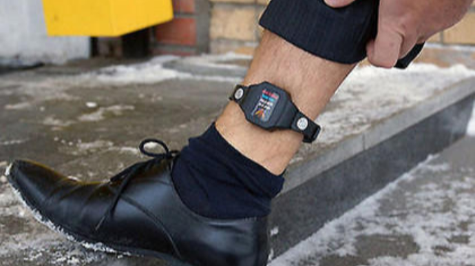 Elektron qolbaq vasitəsilə məhkumun yaşayış yerini tərk etməsini öyrənmək mümkündür