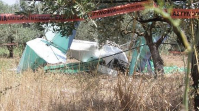 Yunanıstanda təyyarə kənd sakininin həyətinə düşdü  - VİDEO