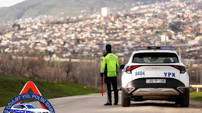 Дорожная полиция Азербайджана усилила контроль на дорогах в выходные дни
