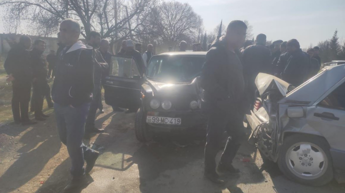 Ağcabədidə 3 avtomobil toqquşub, xəsarət alan var - FOTO