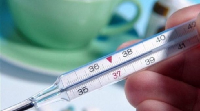 Azərbaycanda məktəbli qızdırmadan öldü  - FOTO