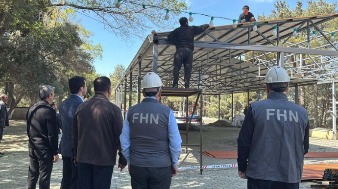 Sumqayıtda parkda qanunsuz şəkildə quraşdırılmış konstruksiya sökülüb - FOTO 