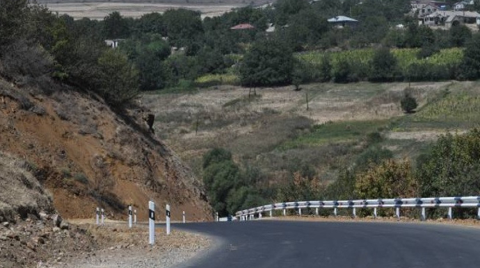 Ermənistanda yol qəzasında 4 hərbçi xəsarət alıb