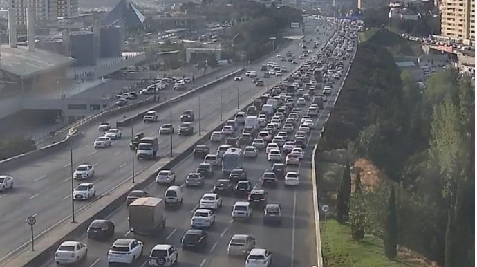 Paytaxtın bu küçələrində sıxlıq var - SİYAHI 