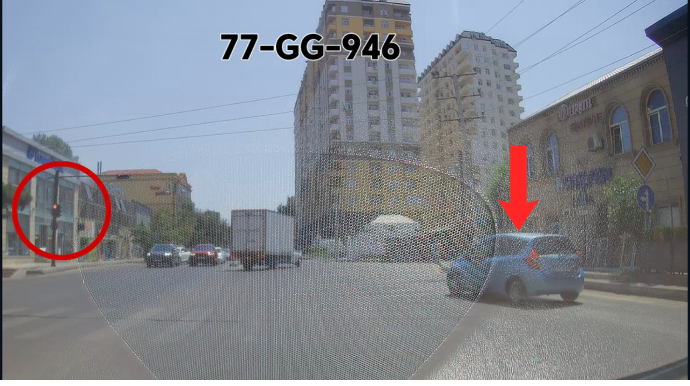 Qabağa düşmək üçün qırmızıda keçdi, amma geridə qaldı - VİDEO