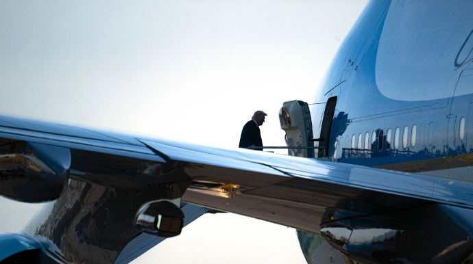 Qətər 400 milyon dollarlıq təyyarənin Trampa hədiyyə verildiyini təkzib etdi