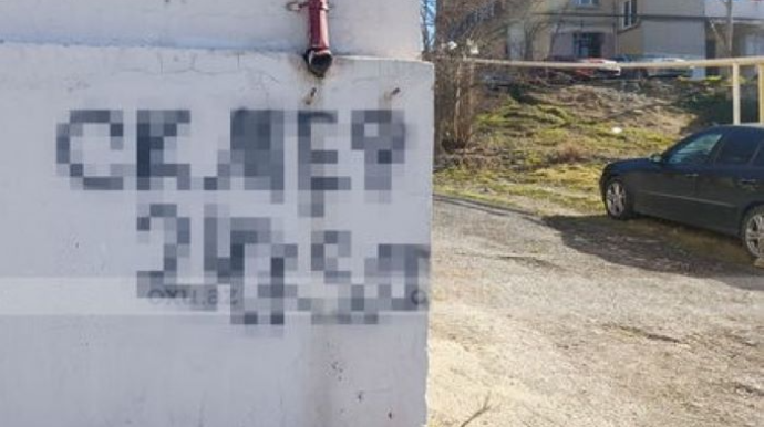 Bakıda divarlara narkotiki təbliğ edən şüarlar yazan  narkoşəbəkə üzvləri saxlanıldı  - FOTO