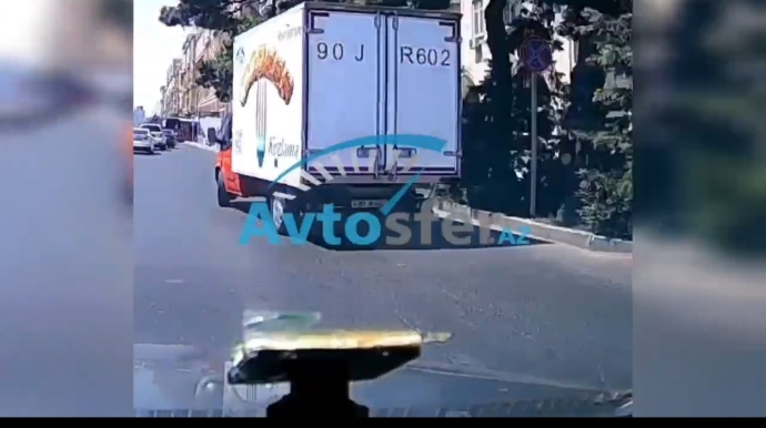 Belə yollarda orta və ən sol zolaqları üstün tutmaq lazımdır - VİDEO 