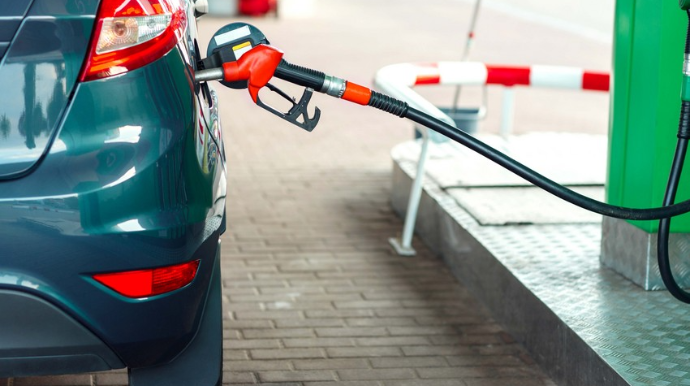 Yanvar ayında ölkədə benzin və dizelin istehsalı azalıb