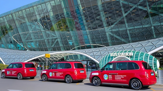 Bakı aeroportunda YENİLİK:  Sərnişinlər üçün smart taksi terminalları istifadəyə verildi - VİDEO
