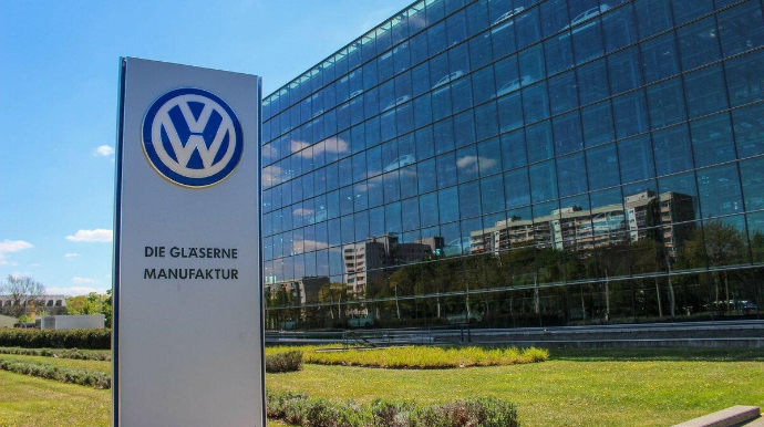 “Volkswagen” elektromobil istehsalını dayandırmağa məcbur olub