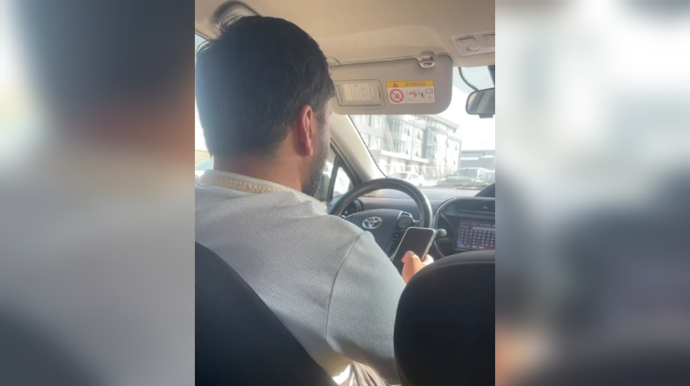 Koroğludan Xırdalana kimi telefonla oynayan taksi sürücüsü - VİDEO