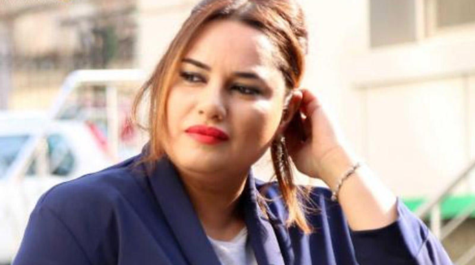 Qəzaya düşən teleaparıcı işinə geri döndü 