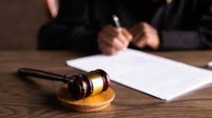 Bakıda dayısını qətlə yetirməkdə təqsirləndirilən şəxsə hökm oxundu 